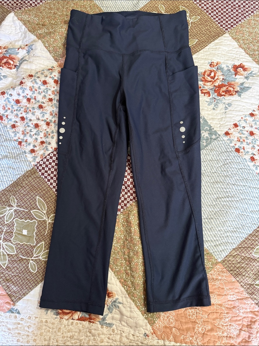 Xersion women’s Navy Athletic Leggings with Side Pockets size small